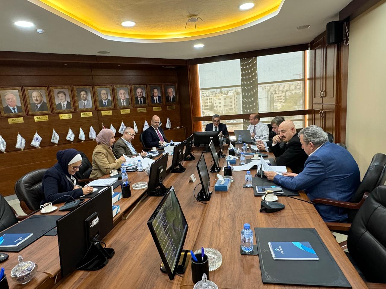 اللجنة الاستشارية لدبلوم التأمين تناقش النسخة الأولية من مادة الاكتتاب بالتأمين وتطرح تعديلات لإثرائها