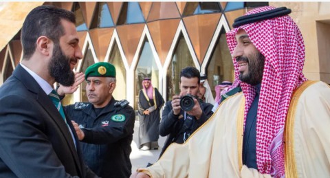 الشرع في السعودية.. لماذا زارها قبل تركيا؟ وكيف استقبله الأمير بن سلمان ولماذا في الرياض؟