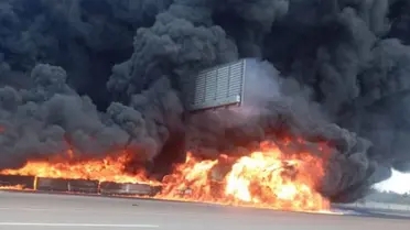 حريق كبير يلتهم 3 محلات ومركبتين في عمان