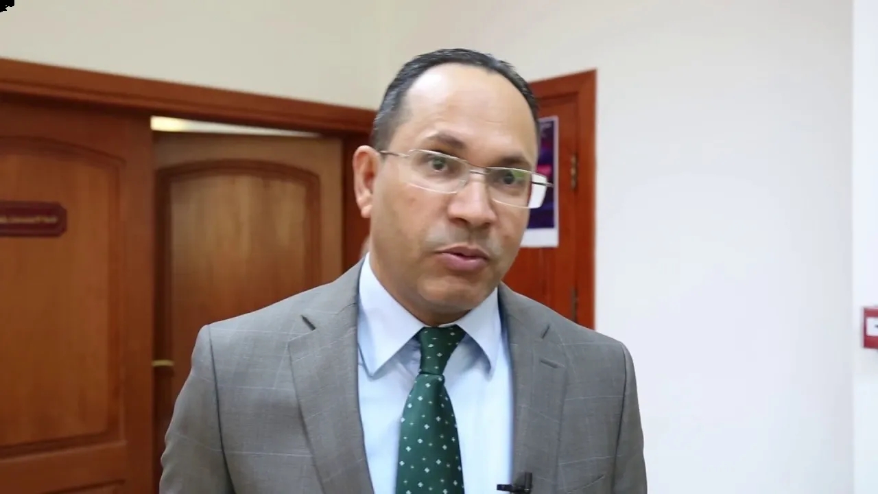 إصابة وزير ليبي بإطلاق نار بعد تعرض سيارته لوابل من الرصاص