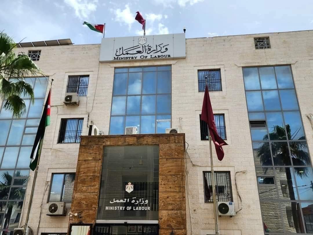 الزيود: وزارة العمل لم تصادق على نظام داخلي لأي شركة يتيح لها إحالة العاملين على التقاعد المبكر