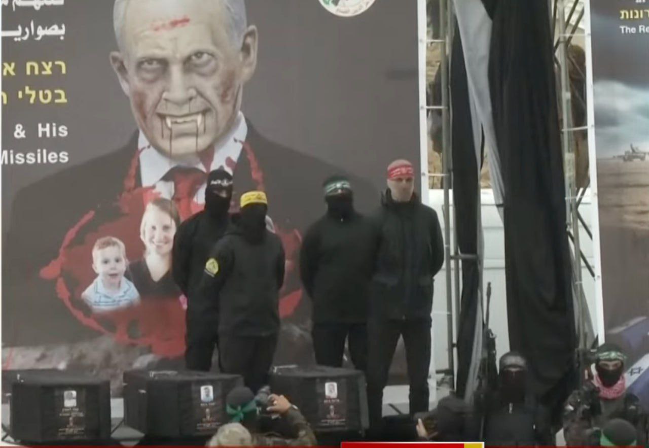 القسام وفصائل المقاومة تسلم الصليب الأحمر جثامين 4 أسرى إسرائيليين