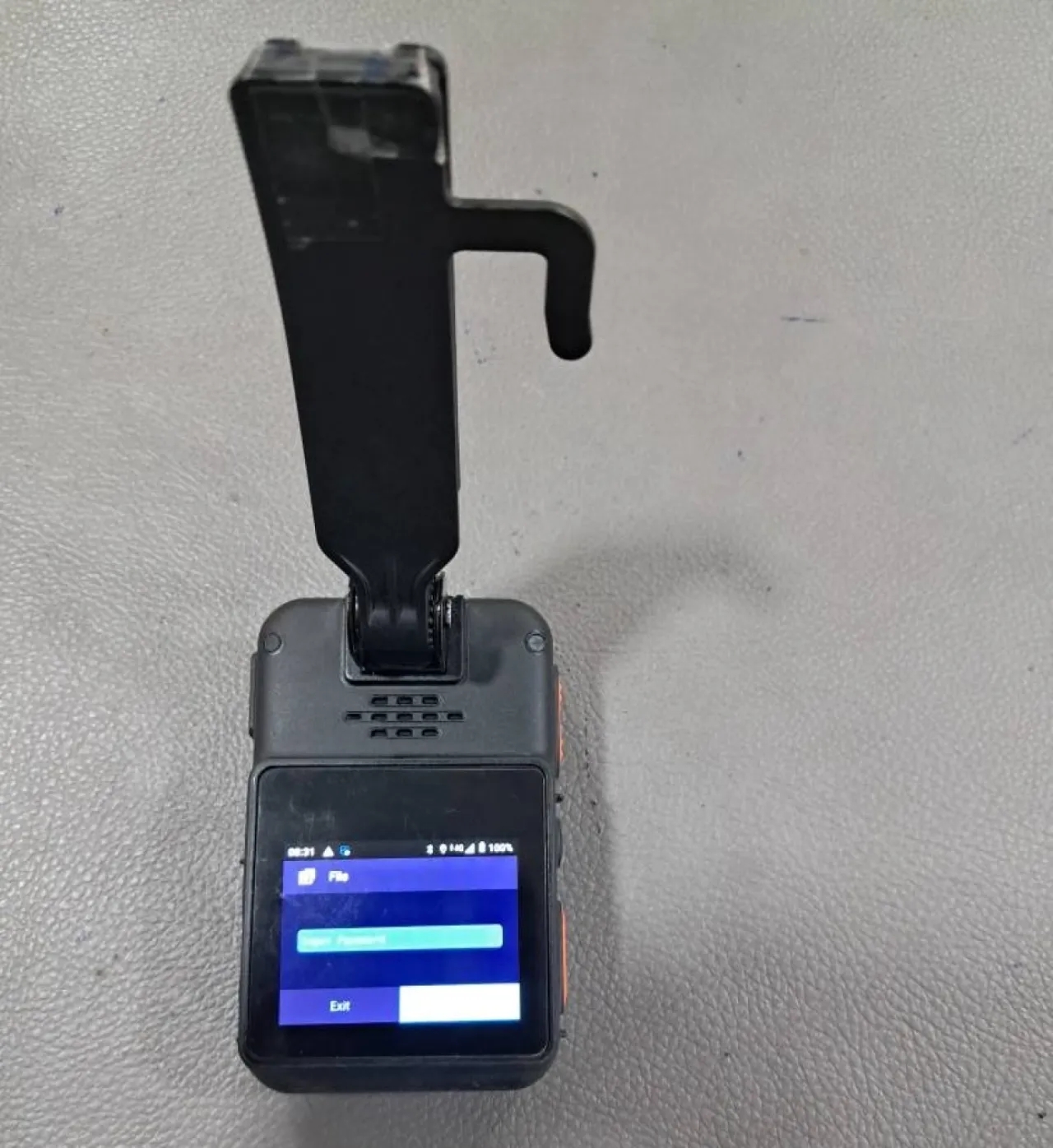 كاميرات توثق جولات مفتشي العمل لتعزيز الرقابة والشفافية