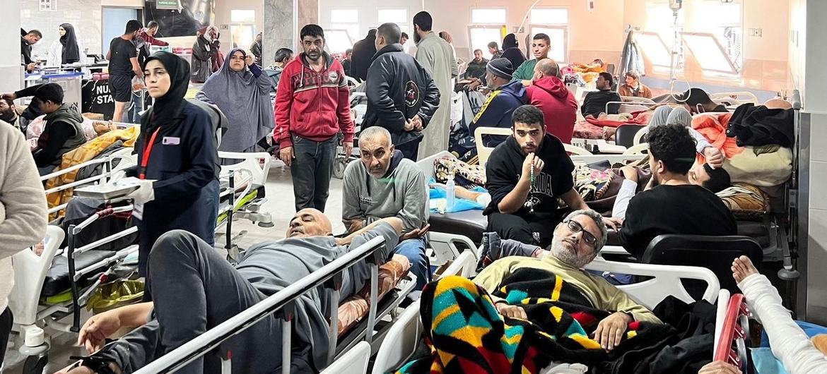 غارديان: آلاف الغزيين سيلقون حتفهم بسبب الأمراض إن لم نتحرك
