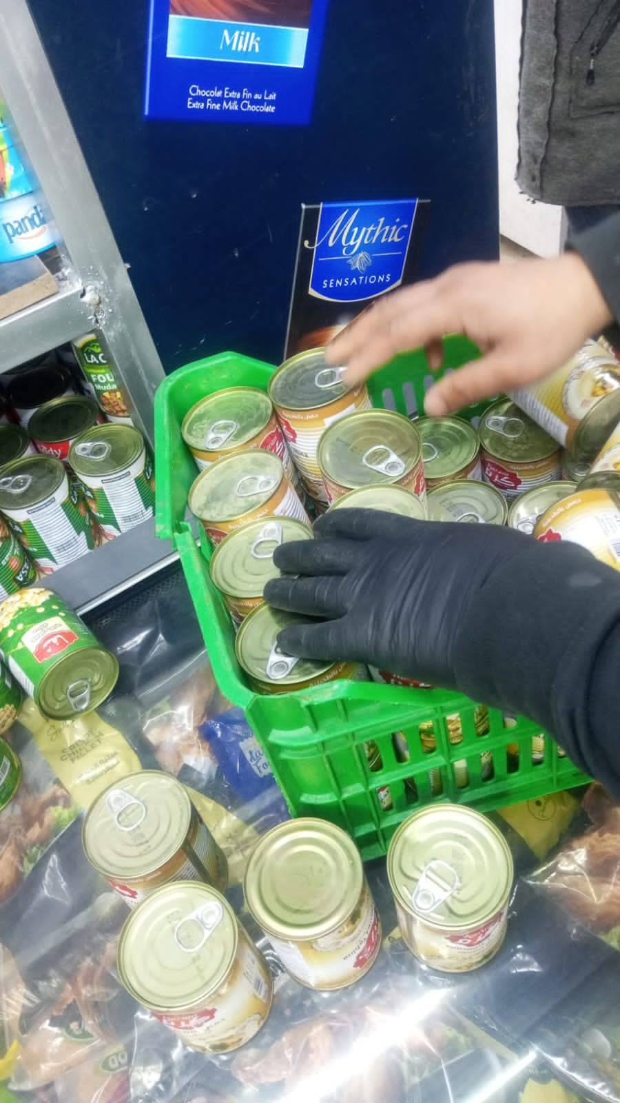 الرصيفة .. ضبط مواد تالفة منتهية الصلاحية