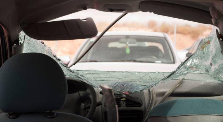 وفاة طفلة وإصابة ستة أشخاص بحادث تدهور على الطريق الصحراوي