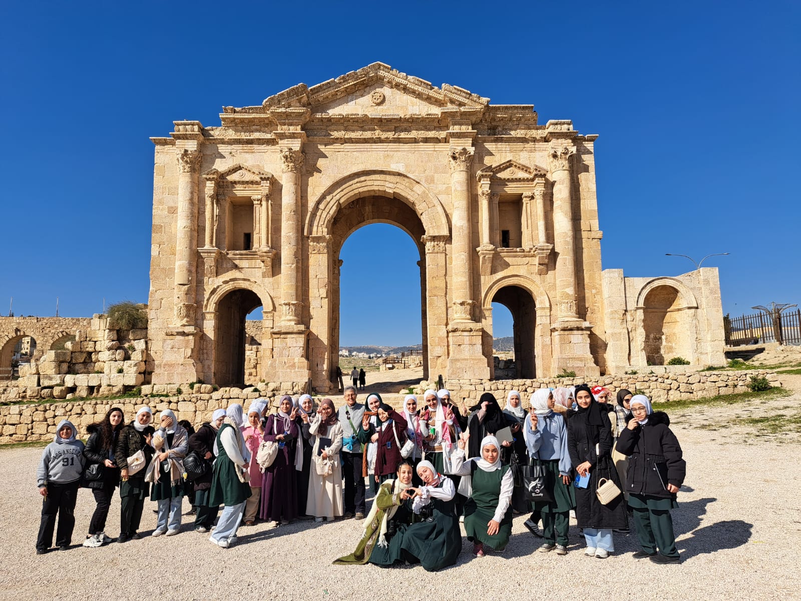 برنامج الشباب الآن  الممول من شركة البوتاس العربية يواصل دوره في تعزيز مهارات الطلاب عبر الزيارات الميدانية والعروض التقديمية