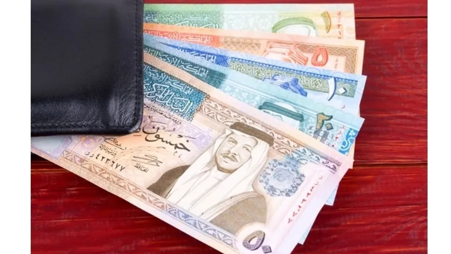 العيدية.. جسر المحبة الذي يربط الأجيال بالقيم التربوية والأخلاقية