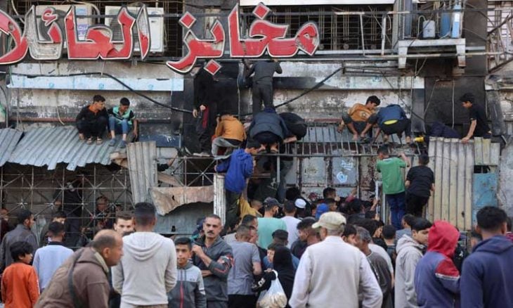 “الأغذية العالمي” يعلن إغلاق مخابزه في غزة إثر نقص الوقود والدقيق (فيديو)