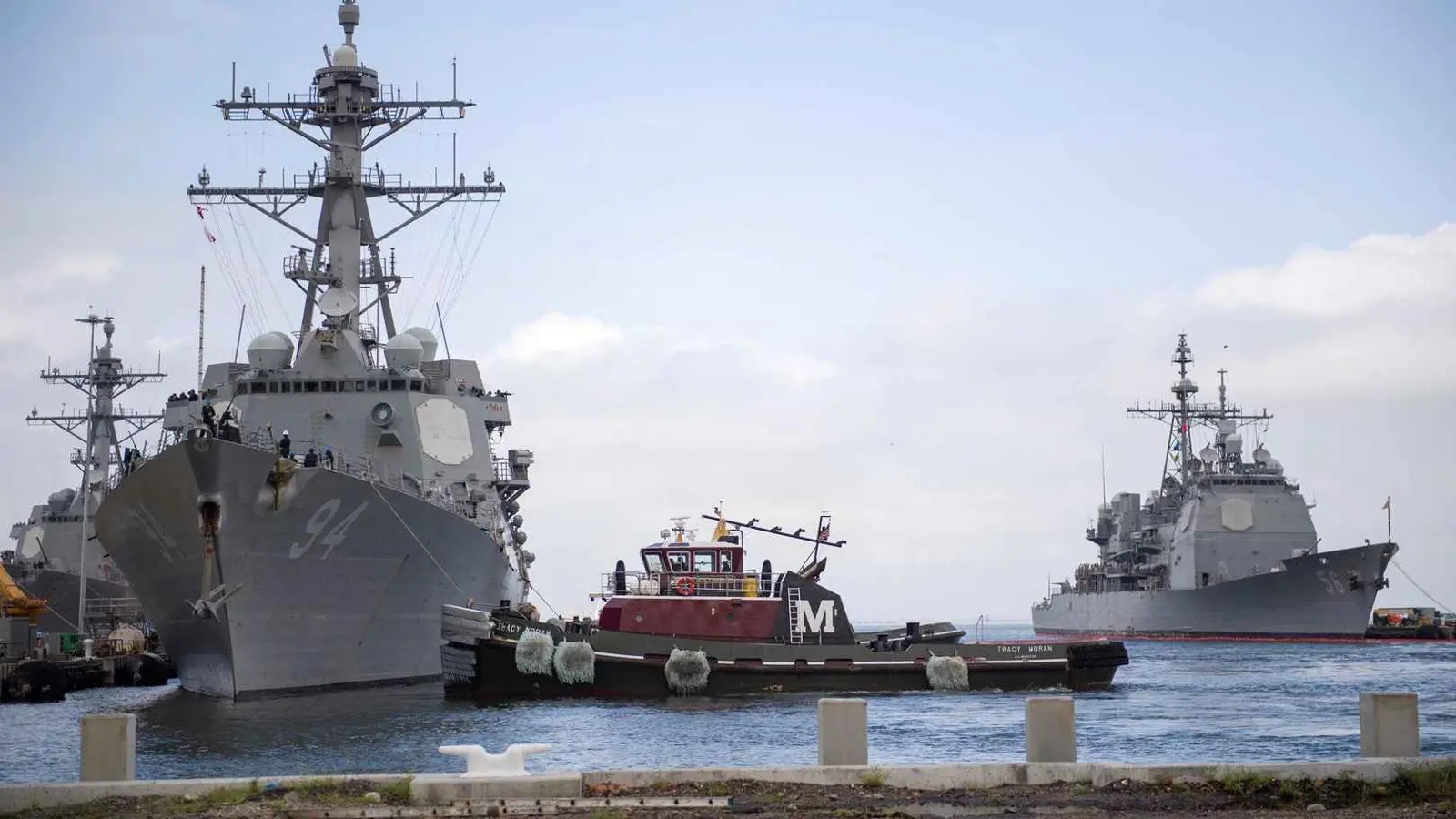 الحرب الكبرى وشيكة.. أمريكا تحشد ثلث قوتها البحرية في الشرق الأوسط