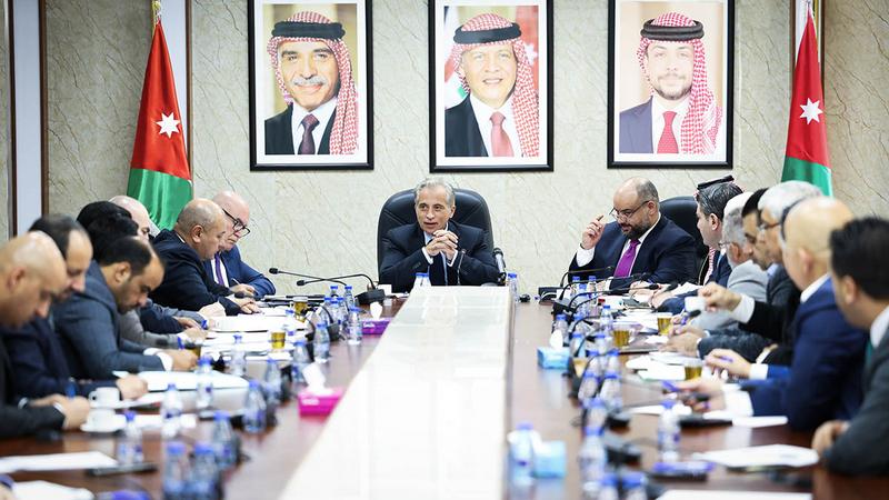 رئيس الوزراء يلتقي كتلة اتحاد الأحزاب الوسطية النيابية