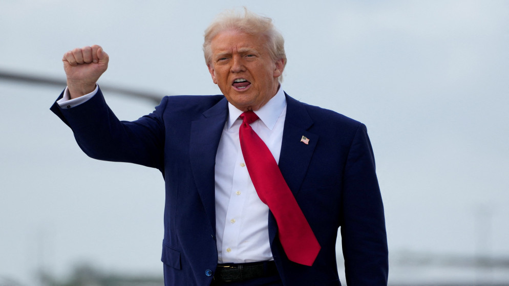 ترامب يعلق الرسوم الإضافية المتبادلة لتسعين يوما مستثنيا الصين