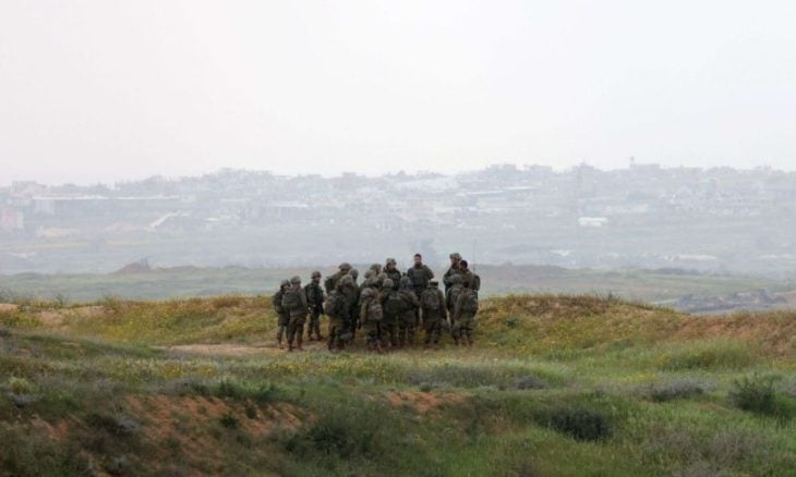 إقالة قائد سابق لسلاح الجو بإسرائيل لتوقيعه على عريضة لإعادة الأسرى