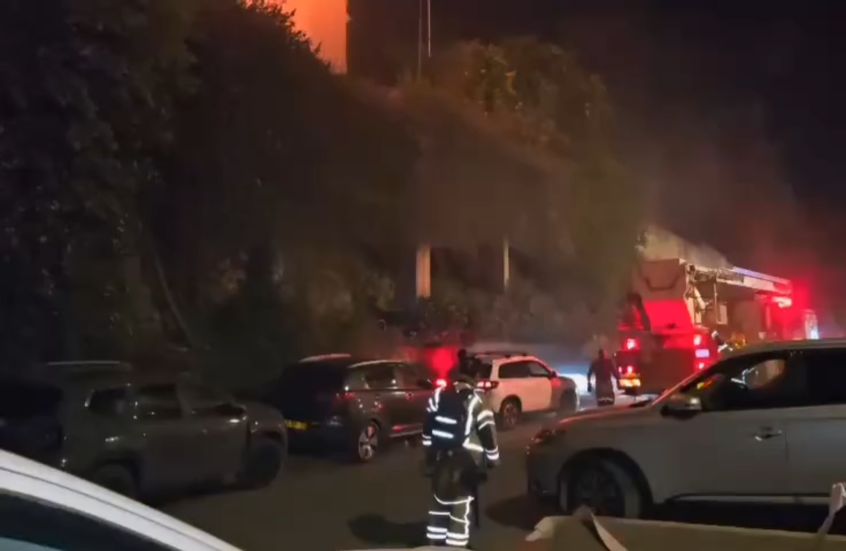 إجلاء المئات بعد اندلاع حريق في فندق في طبريا (صور)