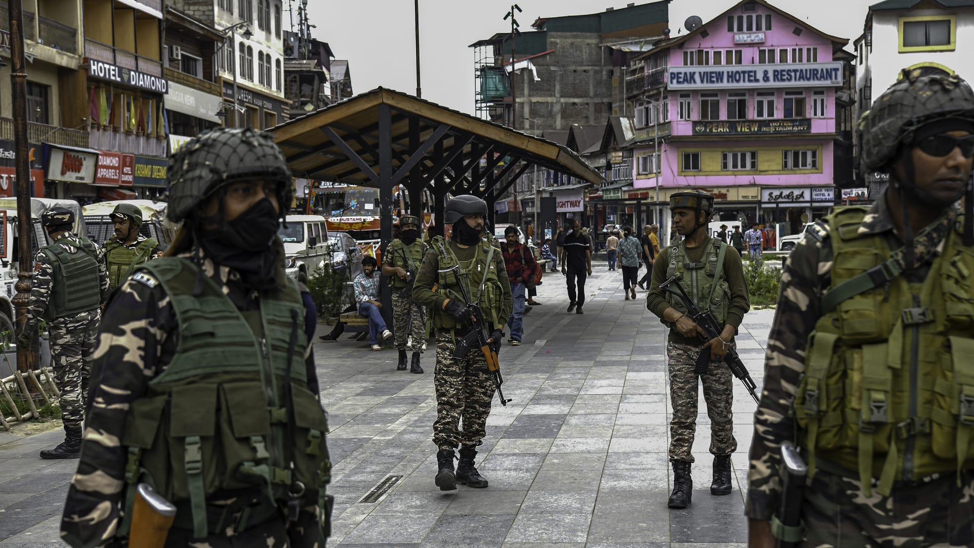 الجيش الباكستاني يجري تجربة صاروخية وسط تفاقم التوترات مع الهند