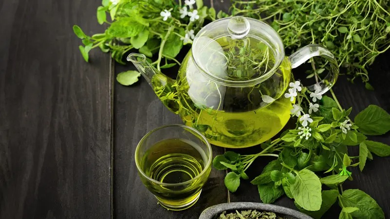 7 توابل شهيرة.. إذا أضفتها للشاي الأخضر ستدخل في نوم عميق ومتواصل