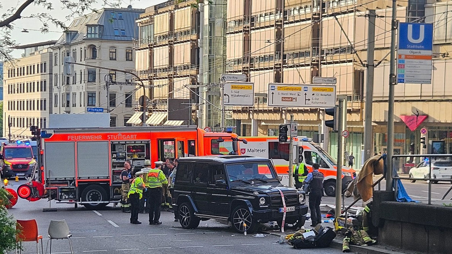 مصرع امرأة وإصابة 7 أشخاص إثر اصطدام سيارةٍ بحشدٍ في ألمانيا