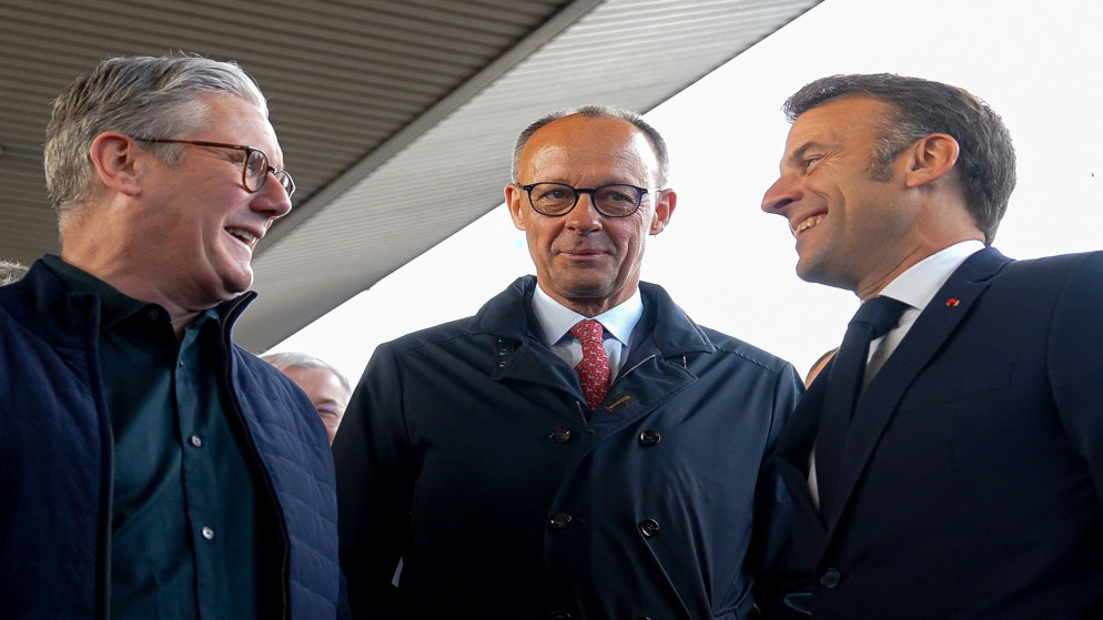 زيلينسكي وقادة أوروبيون يجرون اتصالا مع ترامب حول جهود السلام