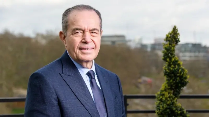 ملياردير مصري.. من عامل في محل بيتزا إلى قائمة فوربس للمليارديرات