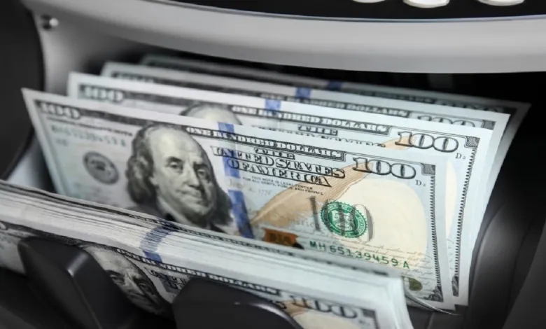 الدولار يواصل التراجع أمام العملات الرئيسية