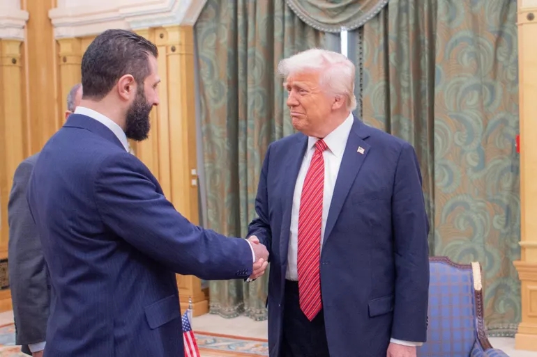 رويترز: الشرع وافق على تسليم مقتنيات الجاسوس كوهين لبناء الثقة مع ترامب