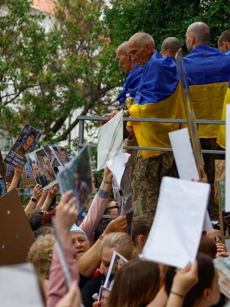 روسيا وأوكرانيا تتبادلان 307 جنود في ثاني أيام عملية تبادل أسرى