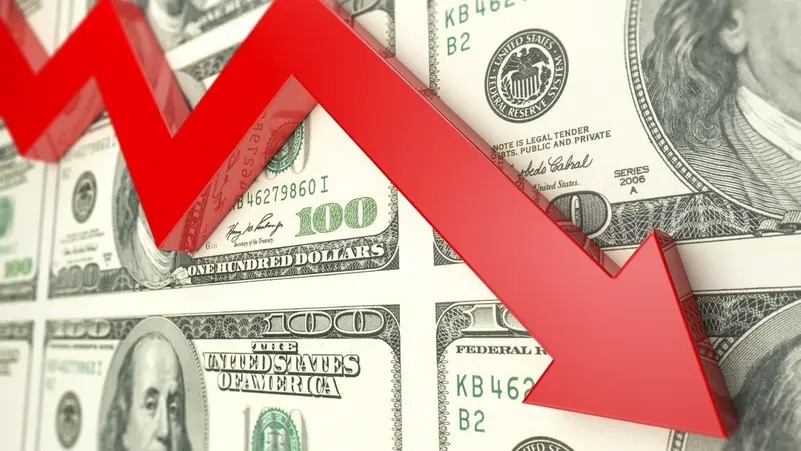 الدولار يهبط إلى أدنى مستوى منذ 2023 بعد تهديد ترمب لأوروبا وأبل