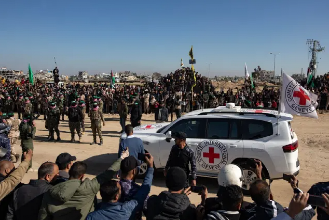 تل أبيب ترفض مقترحًا لإبرام صفقة تبادل 5 محتجزين