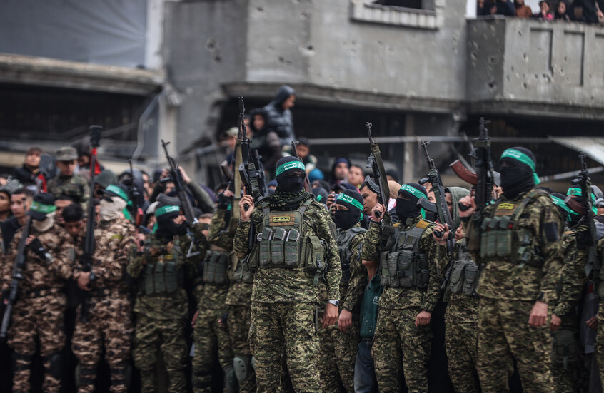 رصدنا تناثر أشلاء عدد من الجنود الإسرائيليين.. القسام تعلن عن عملياتها في قطاع غزة