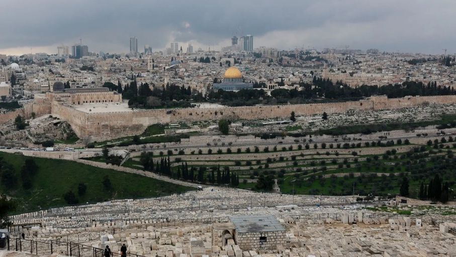 نتنياهو يستفز العالم الإسلامي بـجولة النفق أسفل الأقصى