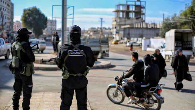 سورية.. 4 قتلى في درعا جراء اشتباكات اندلعت إثر اغتيال قيادي سابق