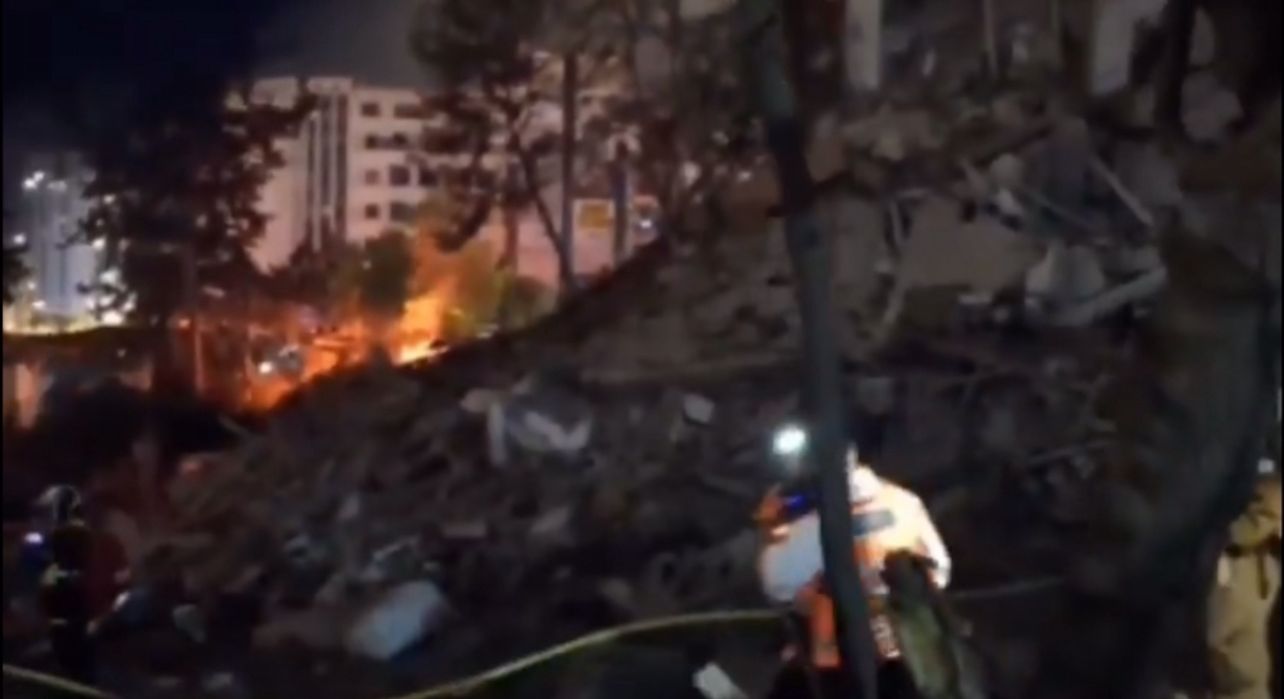 شاهد .. نيران وأضرار كبيرة في معهد وايزمان ومحيطه وسط الأراضي المحتلة