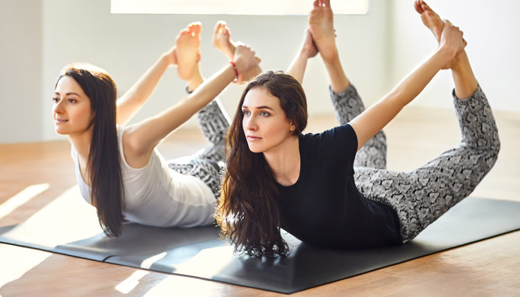 صباحا أم مساء.. ما التوقيت الأنسب لممارسة اليوغا؟