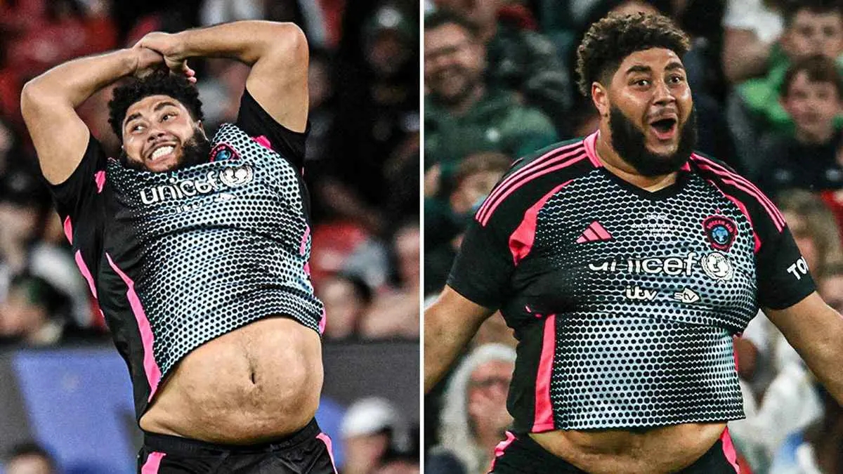 احتفال كوميدي على طريقة كريستياتو رونالدو في ملعب أولد ترافورد (فيديو)