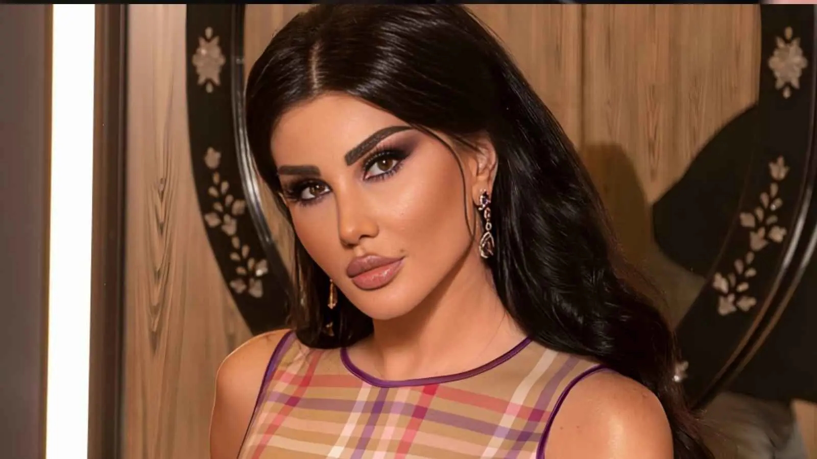 بحاجة إلى تنظيف.. جيني إسبر تهاجم الوسط الفني السوري