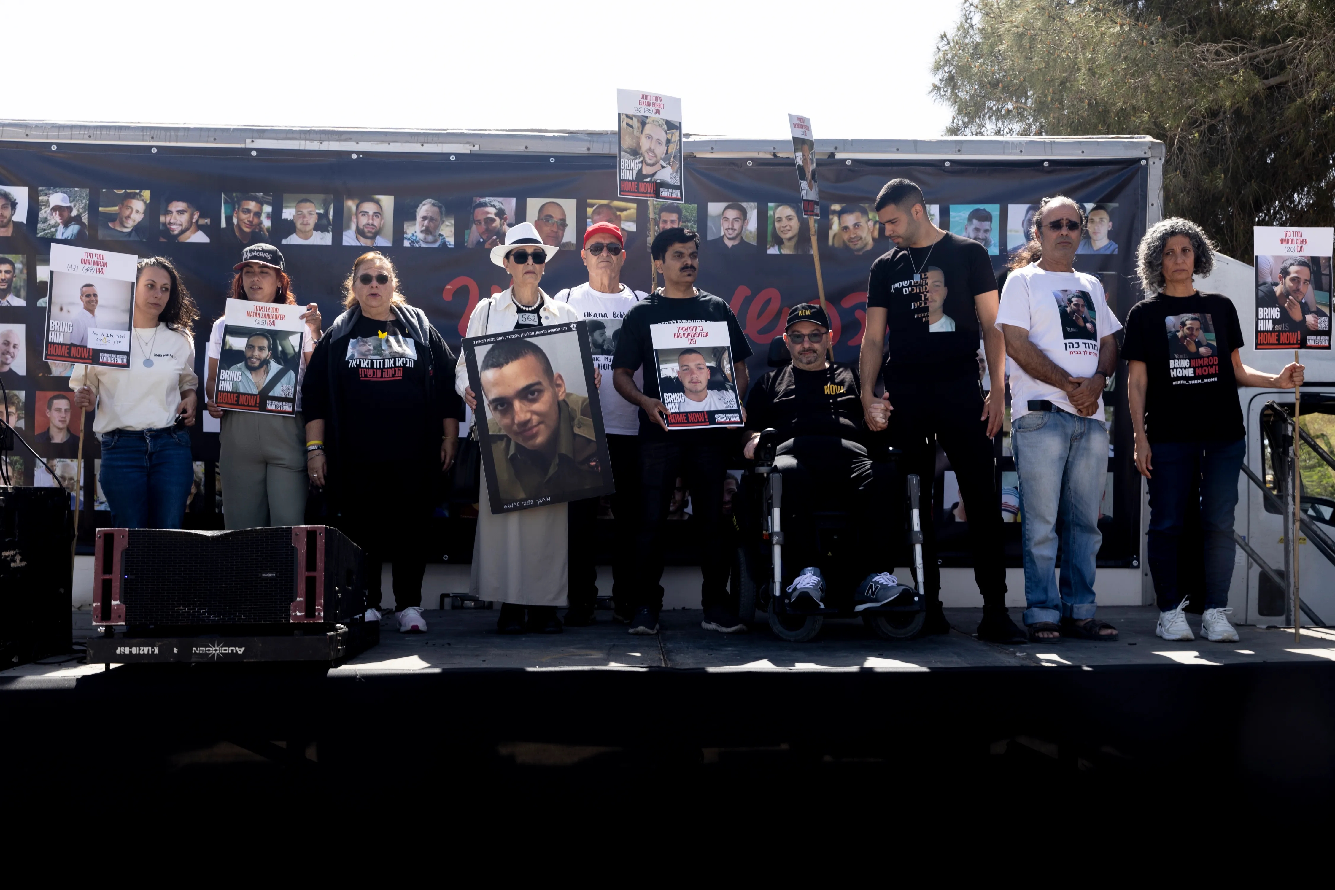 عائلات الأسرى الإسرائيليين تطالب بضم غزة لاتفاق وقف إطلاق النار مع إيران