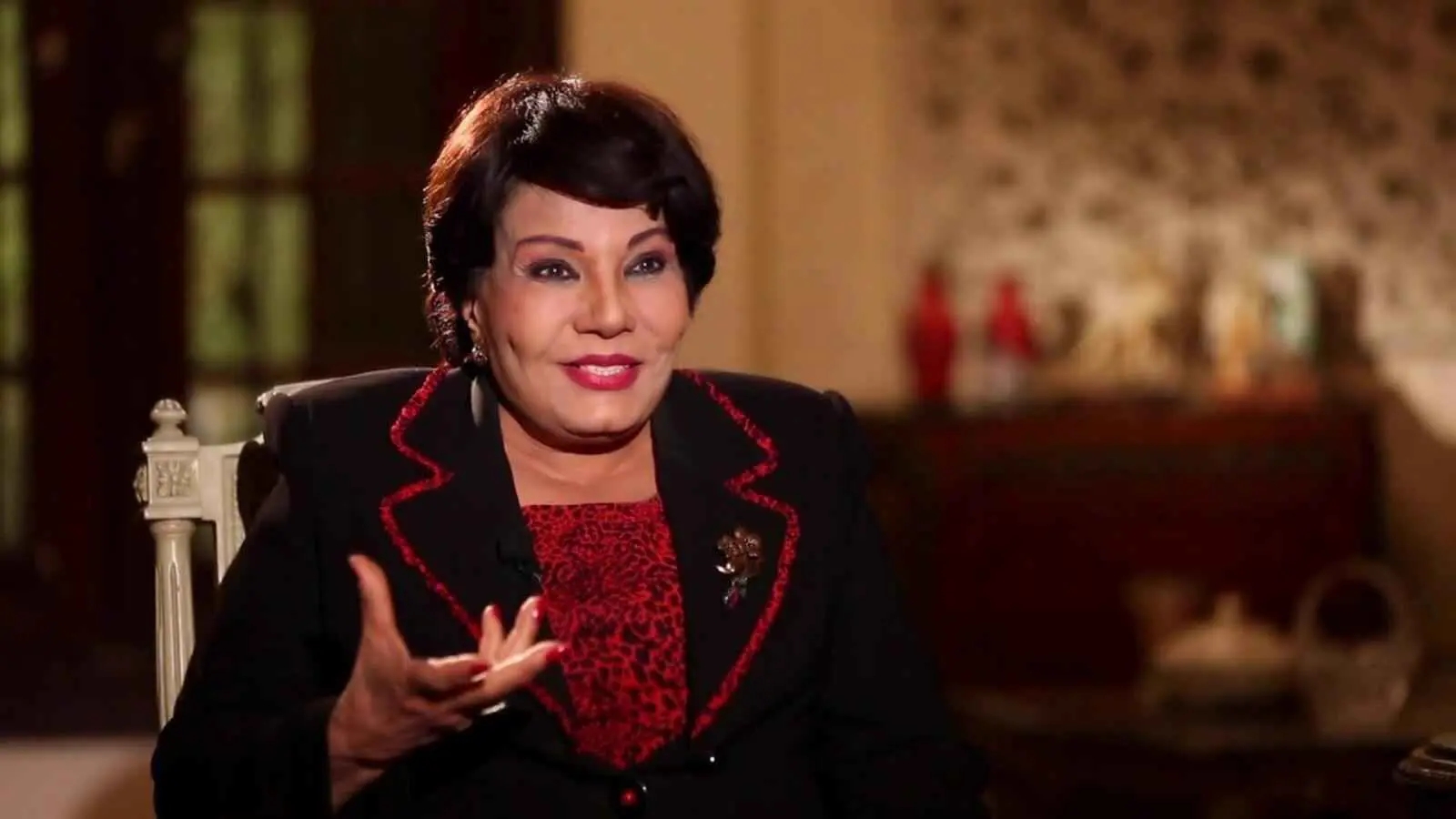 نشعر بالألم.. فردوس عبد الحميد مستاءة من تهميش الكبار