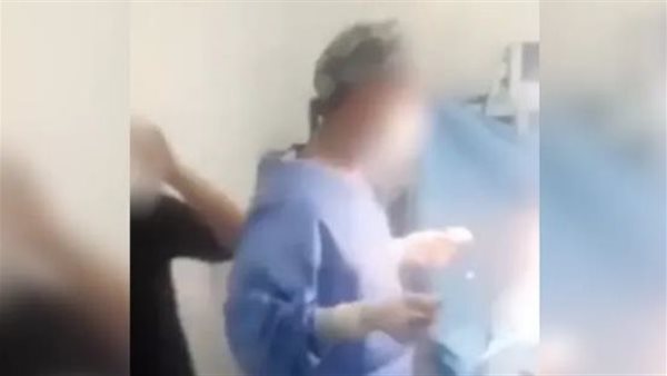فيديو لـرقص فريق طبي داخل غرفة عمليات يثير الغضب