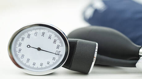 دراسة تؤكد.. تناول أدوية ضغط الدم مساء يعزز فعاليتها ويُحسن السيطرة على الضغط