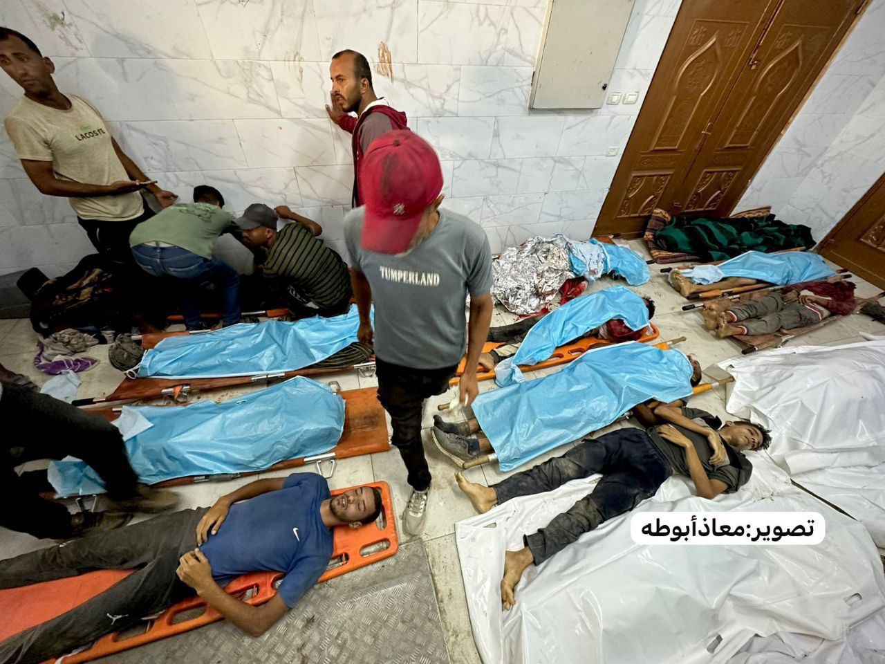 الاحتلال يرش غاز الفلفل الحارق ويطلق الرصاص على المجوعين بغزة