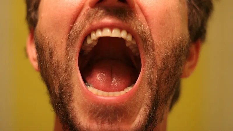 دراسة تربط بين نظافة الفم وخطر الإصابة بالسرطان.. نصائح للوقاية