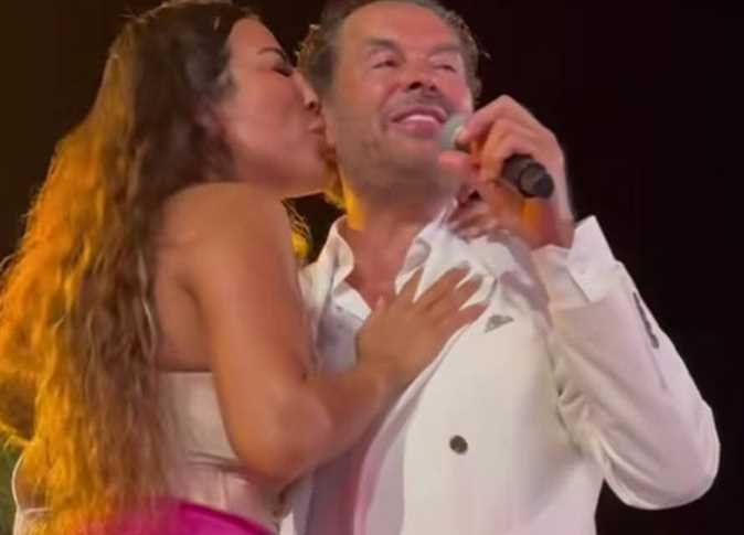 للمرة الأولى.. علامة يخرج عن صمته: المعجبة كانت سعيدة بالحفل