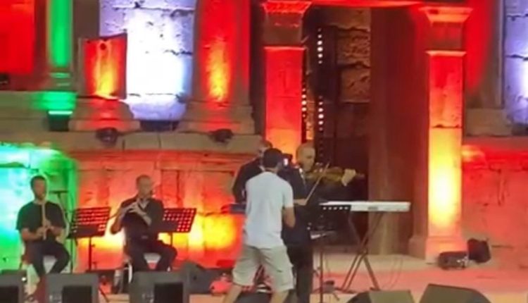 سألوني الناس” تفتتح ليلة نقابة الفنانين الأردنيين في مهرجان جرش 39 بتوقيع لحن زياد الرحباني