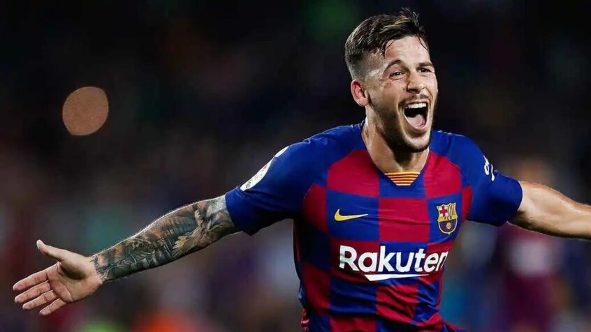 عضه الكلب في منطقة حساسة.. ما الذي أصاب نجم برشلونة؟