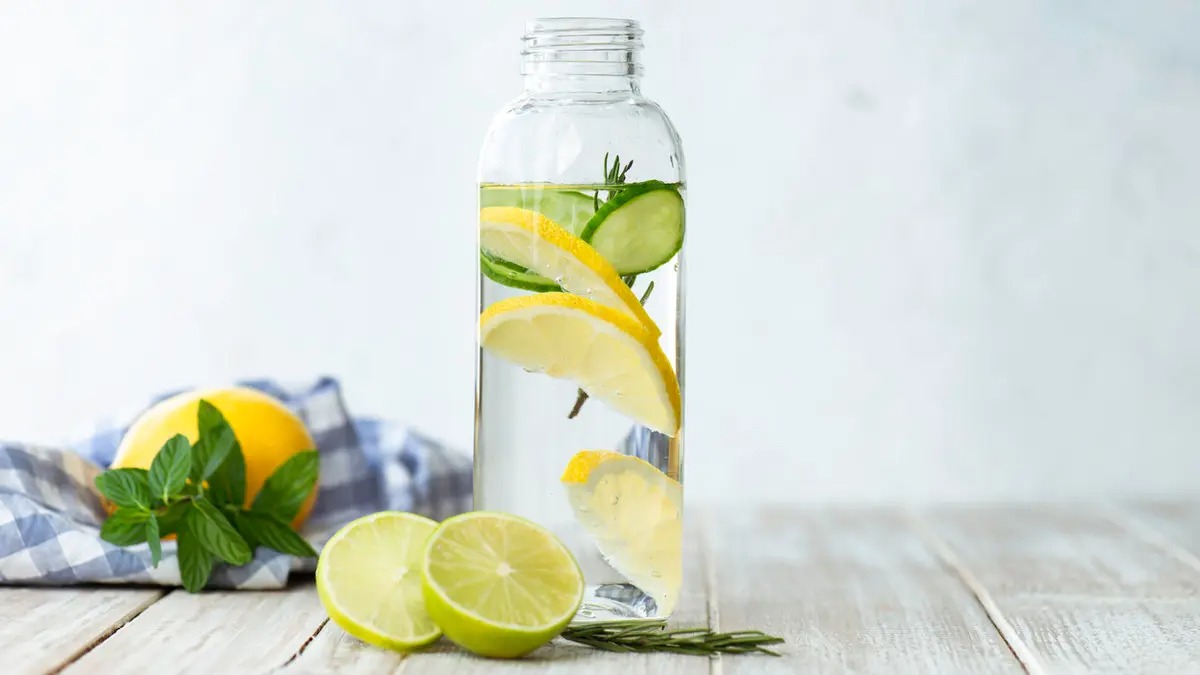 مشروبات صباحية لطرد السموم وموازنة سكر الدم بشكل طبيعى