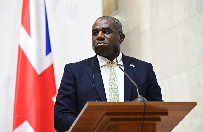 وزير الخارجية البريطاني: إطلاق النار على مدنيين ينتظرون المساعدات بغزة أمر مقزز