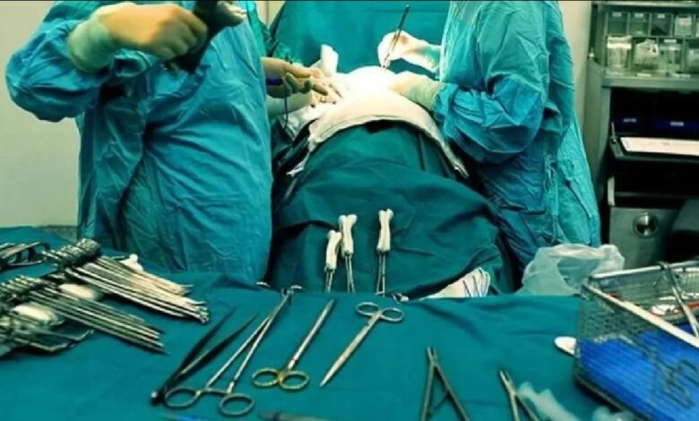 بعد 7 سنوات خلف القضبان.. براءة جراح تركي وتعويضه ملايين