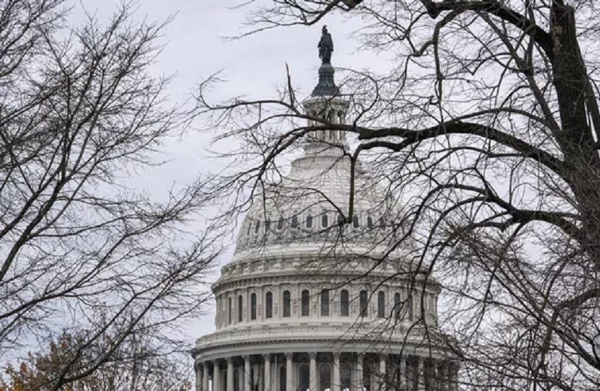 الكونغرس يستدعي عائلة كلينتون ورئيسي مكتب التحقيقات الفيدرالي السابقين للاستجواب في قضية إبستين