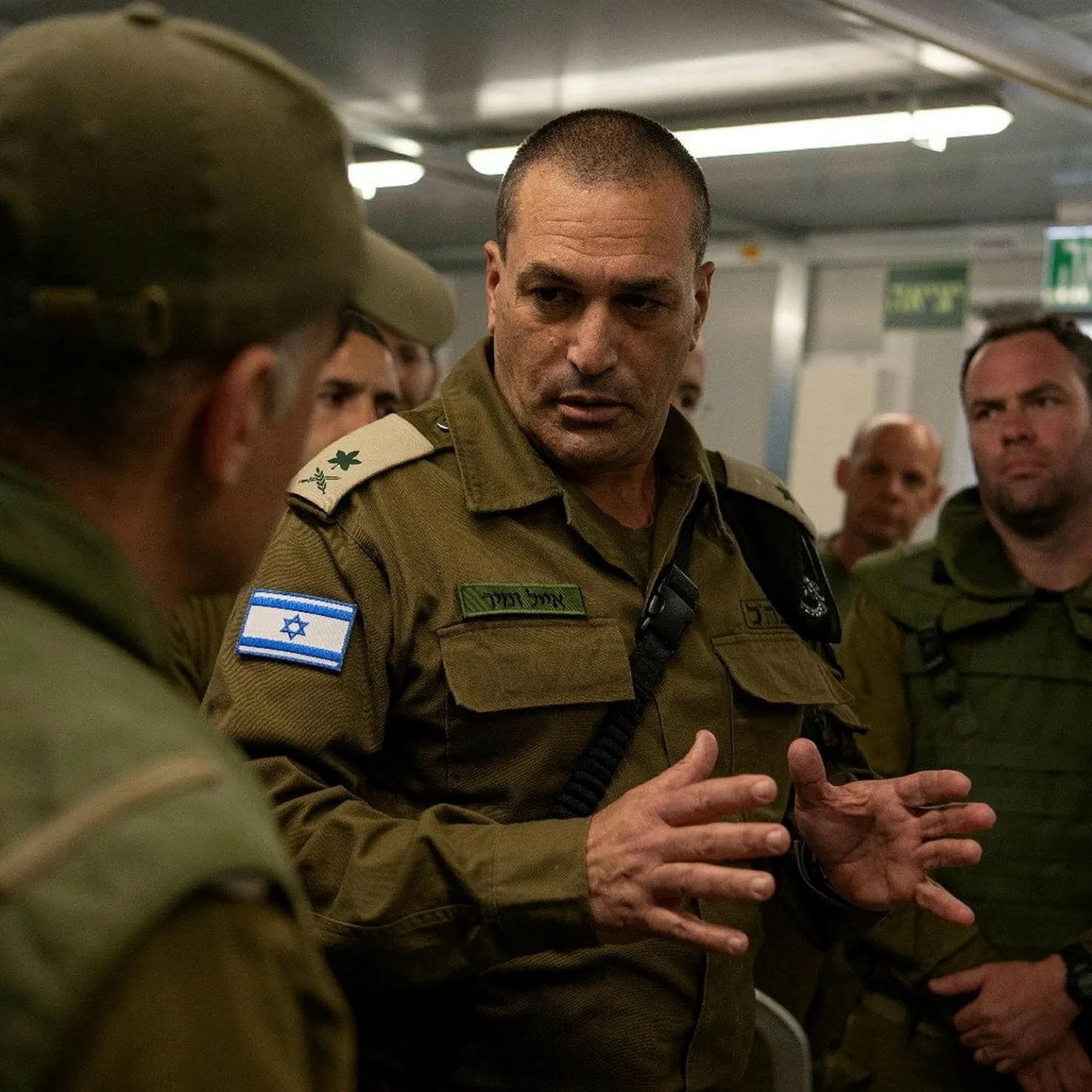 نجل نتنياهو يتهم زامير بقيادة انقلاب عسكري في دولة الاحتلال