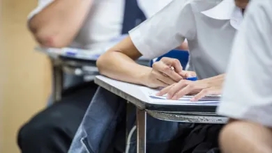 فشل سرقة أسئلة الامتحانات من قبل أم ومعلمة